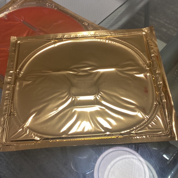 D’OR24K Prestige 24K Gold Facial Mask Collection - Vitamin C Face Mask - Picture 3 of 7